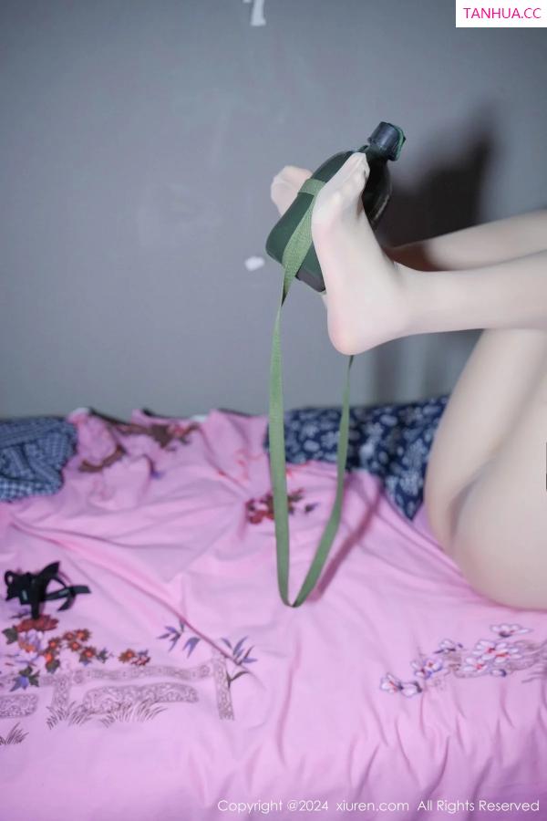 周妍希 奶瓶土肥圆 [XiuRen]高清写真图 2024.01.05 No.7915 Carol周妍希 丝袜美臀第83张图片